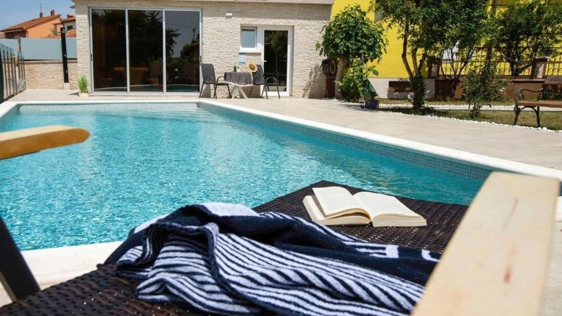 Apartment Ferienwohnung Fuer 4 Personen Ca 35 Qm In Pula, Istrien Istrische Riviera
